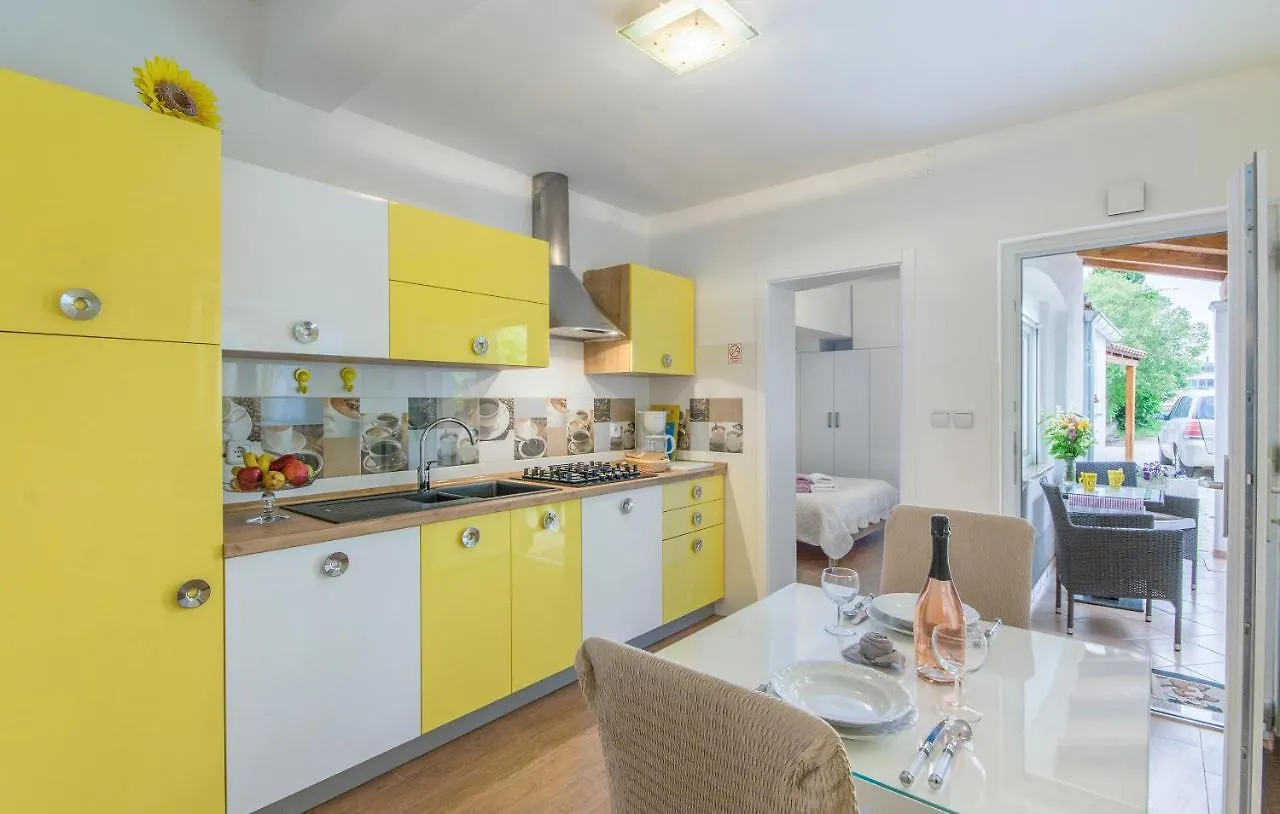 Apartmani Cupar Poreč 0*,
